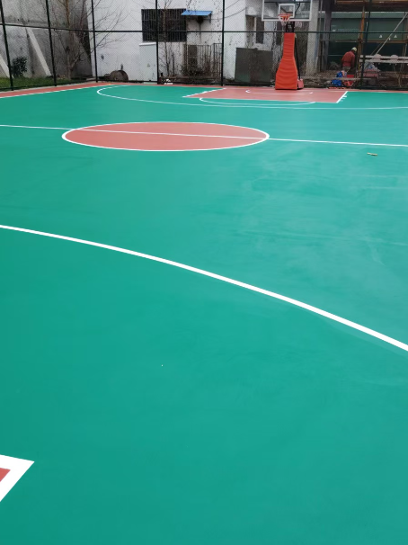 开州 球场长期使用易出现地面开裂